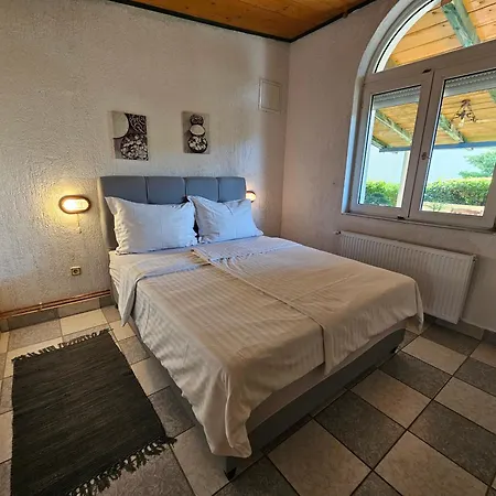 Apartment Sanja *